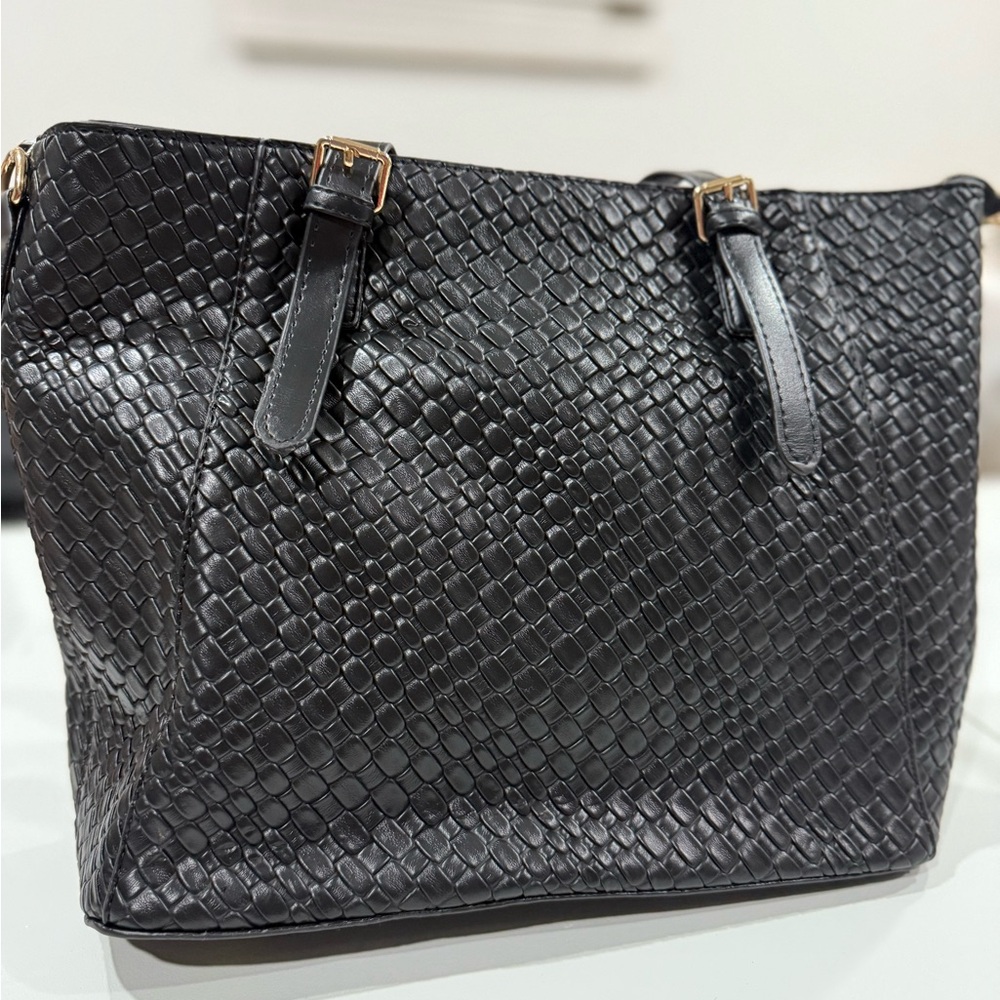 Chic Black Textured Tote Bag